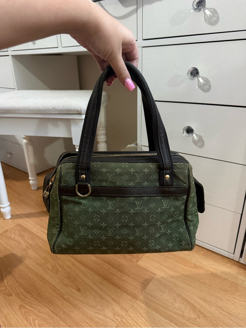 💚 Louis Vuitton Mini Monogram Josephine PM in Kaki/Khaki, style M92215
